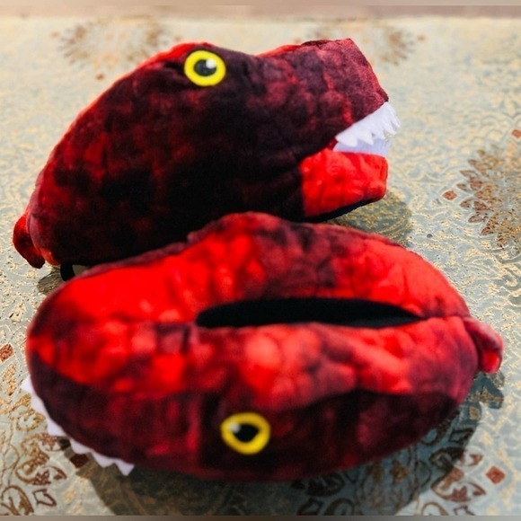 NWOT Dinosaur character toddler slippers 🦖 in size small - Picture 3 of 6